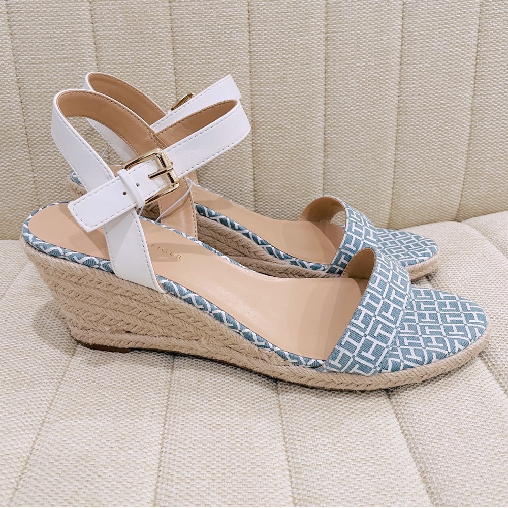NEW Tommy Hilfiger Blue White Monogram Espadrille Wedge Sandals Womens 11 Buckle